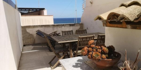 FULL HOUSE WITH SEA VIEW TERRACE IN ORTIGIA, Sirakusa